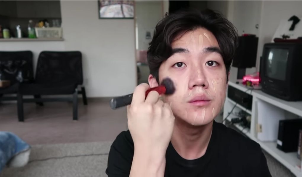 Male beauty in China: makeup tutorial